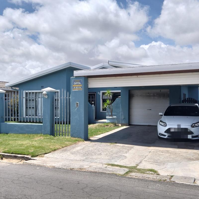 3 Bedroom Property for Sale in Peerless Park North Western Cape